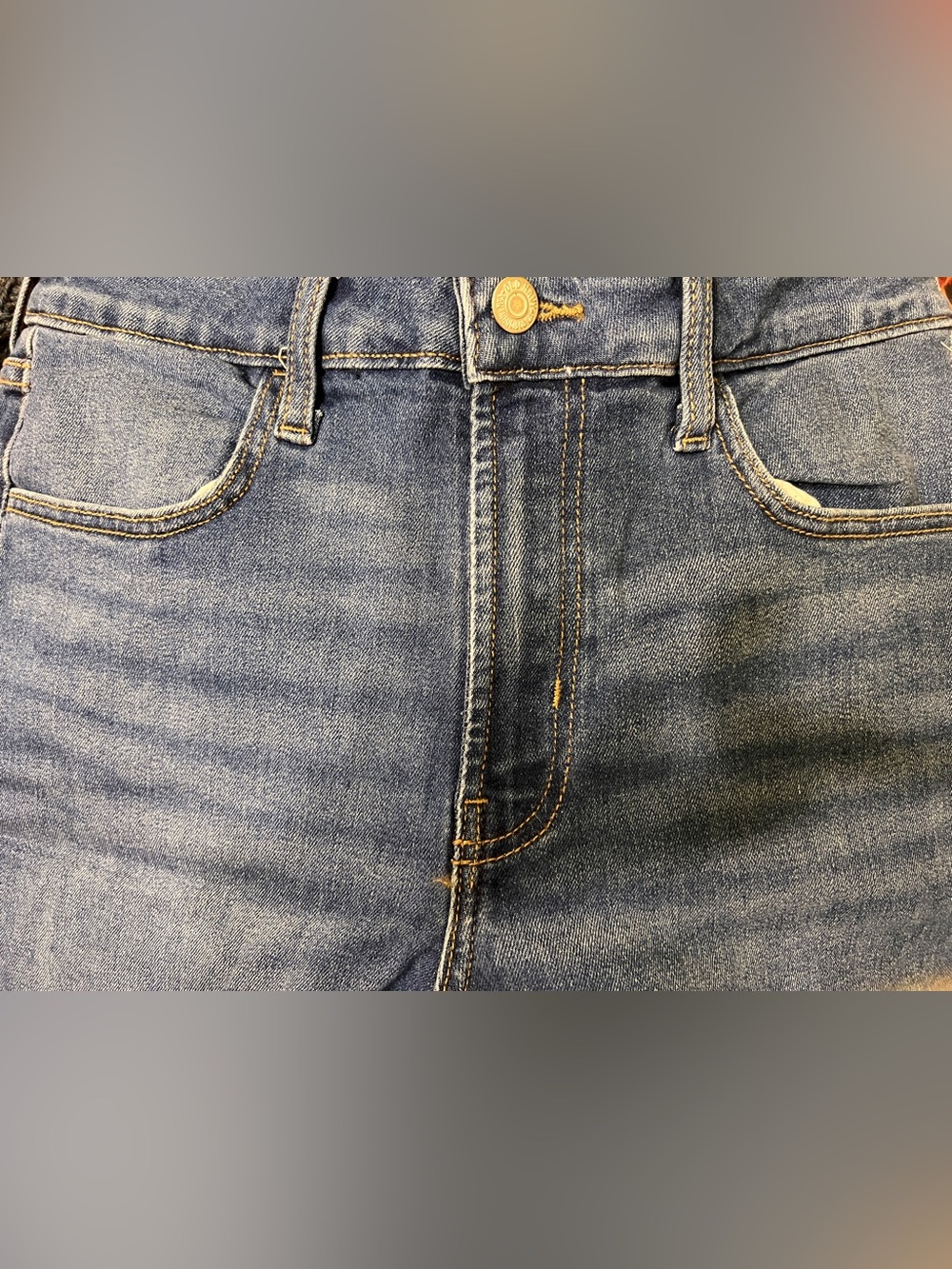 Old Navy Blue Denim Shorts with Contrast Stitching NWT size 12 - Picture 3 of 8